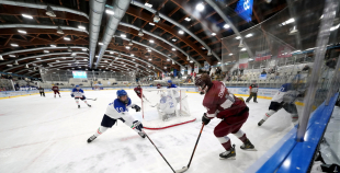 Latvijas izlase sagrauj Itāliju un iekļūst Jaunatnes olimpiādes pusfinālā