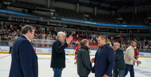 Hokeja leģendu spēles pamatlaiks noslēdzas ar draudzīgu neizšķirtu