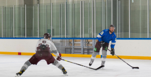 FOTO: Latvijas hokeja izlase gatavojas Pekinas olimpiskajām spēlēm