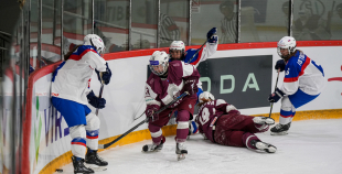 Latvijas sieviešu izlase Pasaules čempionāta atklāšanas mačā piekāpjas Slovākijai