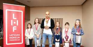 Lieliskā atmosfērā aizvadīts meiteņu turnīrs Tukumā