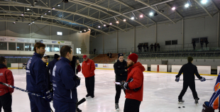 Aizvadīts vārtsargu trenera Petera Anderssona seminārs