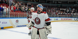 Hokeja leģendu spēles pamatlaiks noslēdzas ar draudzīgu neizšķirtu