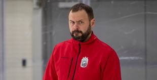 FOTO: Latvijas izlase pilnā sastāvā "slīpē" vairākumu