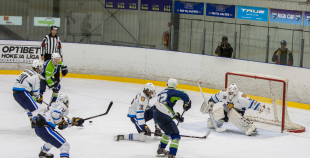 FOTO: "MOGO" ar rezultātu 7:0 sagrauj "Rīga" jaunos hokejistus 