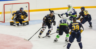 "Mogo" ar 5:3 sezonas pirmajā spēlē sarūgtina čempionus "Kurbads"