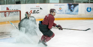 Latvijas izlases treniņnometnei pievienojušies Kaspars Daugaviņš un Kristaps Sotnieks