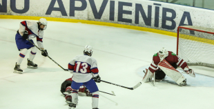 FOTO: Latvijas U-16 izlase pirmajā mačā ar 5:3 uzvar Norvēģiju 