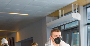 FOTO: Latvijas hokeja izlases dodas uz Pekinas olimpiskajām spēlēm