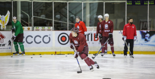 Latvijas hokeja izlase aizvada pirmo treniņu pirms gaidāmā turnīra Francijā