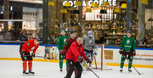 Latvijas hokeja izlase “Akropoles” ledus arēnā aizvadījusi pēdējo treniņu pirms došanās uz pasaules čempionātu 