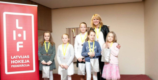 Lieliskā atmosfērā aizvadīts meiteņu turnīrs Tukumā