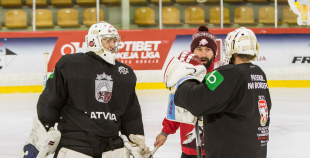 Latvijas nacionālā hokeja izlase aizvada pirmo kopīgo ledus treniņu
