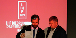 Aigars Kalvītis pārliecinoši ievēlēts par Latvijas Hokeja federācijas prezidentu