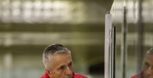 Hārtlija vadībā Latvijas valstsvienība aizvada treniņu; nosaukts arī izlases kapteinis turnīram Minskā