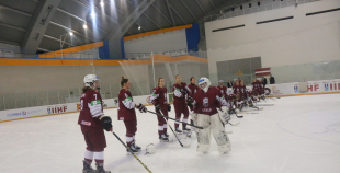 Latvijas sieviešu hokeja izlasei pārliecinoša uzvara pret Meksiku