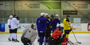 FOTO: U-18 izlase sāk gatavošanos pasaules čempionātam Rīgā 