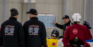 FOTO: Latvijas U-18 hokeja izlases treniņš