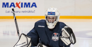 FOTO: Atklāta Latvijas jauno hokeja vārtsargu atbalsta programma