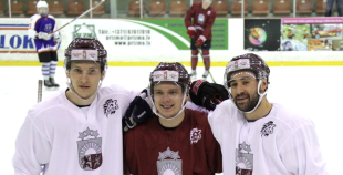 Hokeja diena: Jautrā un pozitīvā gaisotnē noslēdzies Latvijas izlases atklātais treniņš