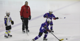 Hokeja diena: Jautrā un pozitīvā gaisotnē noslēdzies Latvijas izlases atklātais treniņš