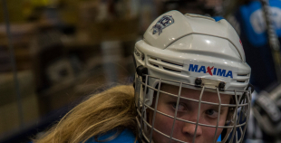 Vakar tika aizvadīta pirmā "Optibet" Baltijas sieviešu hokeja čempionāta spēle starp SHK "Laima" un "L&L Hope"