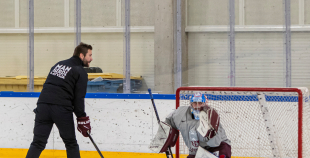FOTO: Latvijas izlase pilnā sastāvā "slīpē" vairākumu