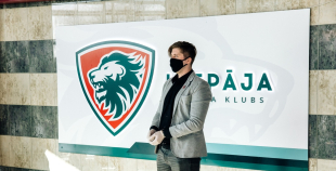 HK Liepāja pasniegtas OHL bronzas medaļas