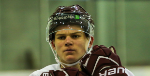 FOTO: U-20 izlases pirmdienas ledus treniņš "Volvo" ledus hallē 