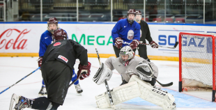 FOTO: Latvijas U-18 izlase "Arēna Rīga" aizvada treniņu pirms pasaules čempionāta 