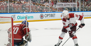 Hokeja leģendu spēles pamatlaiks noslēdzas ar draudzīgu neizšķirtu