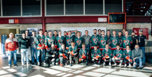 HK Liepāja pasniegtas OHL bronzas medaļas