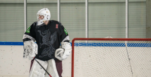 FOTO: Latvijas hokeja izlase gatavojas Pekinas olimpiskajām spēlēm