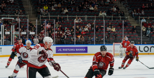 Hokeja leģendu spēles pamatlaiks noslēdzas ar draudzīgu neizšķirtu