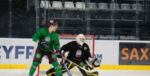 FOTO: Latvijas izlases treniņš Seržī ledus arēnā 