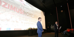FOTO: “Dzimuši Hokejam” filmas prezentācija “Akropole” kinoteātrī