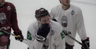 VIDEO + FOTO: Latvijas hokeja izlase oficiāli uzsāk treniņnometni 