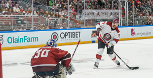 Hokeja leģendu spēles pamatlaiks noslēdzas ar draudzīgu neizšķirtu