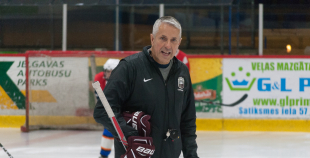 FOTO: Hārtlijs viesojās Jelgavas hokeja klubā un novada bērniem treniņu 