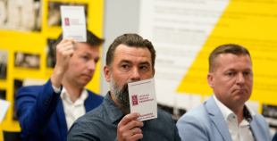 Aigars Kalvītis pārliecinoši ievēlēts par Latvijas Hokeja federācijas prezidentu