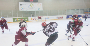 Latvijas sieviešu hokeja izlasei pārliecinoša uzvara pret Meksiku