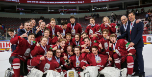 FOTO: Latvija U-18 izcīna zelta medaļas 