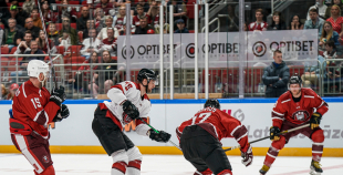 Hokeja leģendu spēles pamatlaiks noslēdzas ar draudzīgu neizšķirtu