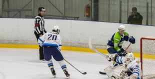 FOTO: "MOGO" ar rezultātu 7:0 sagrauj "Rīga" jaunos hokejistus 