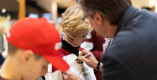 Latvijas izlases hokejisti un treneri tiekas ar līdzjutējiem!