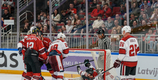 Hokeja leģendu spēles pamatlaiks noslēdzas ar draudzīgu neizšķirtu