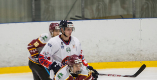 HS "Rīga" ar 4:3 negaidīti uzvar čempionvienību "Kurbads", "Prizma" turpina uzvaras gājienu 