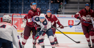 Latvijas hokeja izlase Bratislavas Ziemassvētku turnīru sāk ar uzvaru