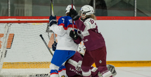 Latvijas sieviešu izlase Pasaules čempionāta atklāšanas mačā piekāpjas Slovākijai