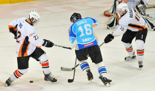 "Ozolnieki-MONARCH" revanšējas "SMScredit.lv"